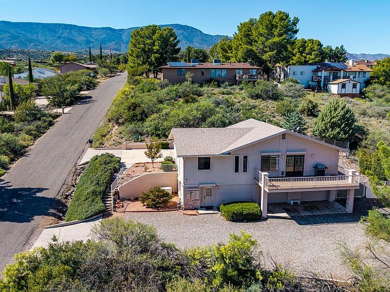 702 E CINNABAR Drive photo 1