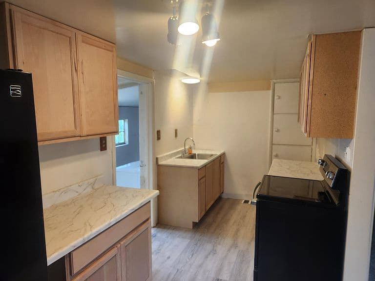 857 S Sheridan Ave photo 4