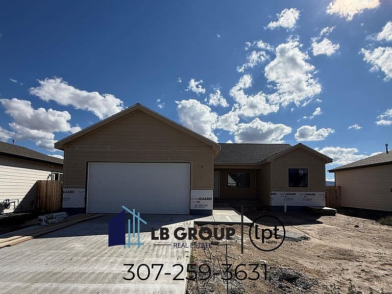 4520 Shale Cir photo 1
