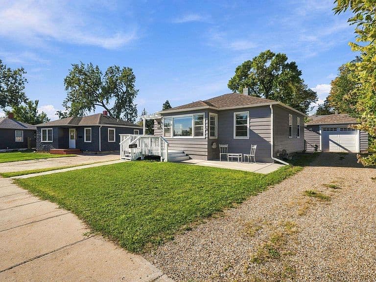 4131 Pleasant Dr photo 3