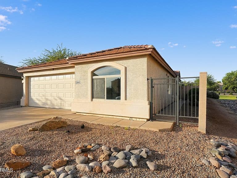 28645 N DOLOMITE Lane photo 4