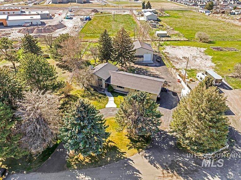1532 Briarwood Ln photo 3