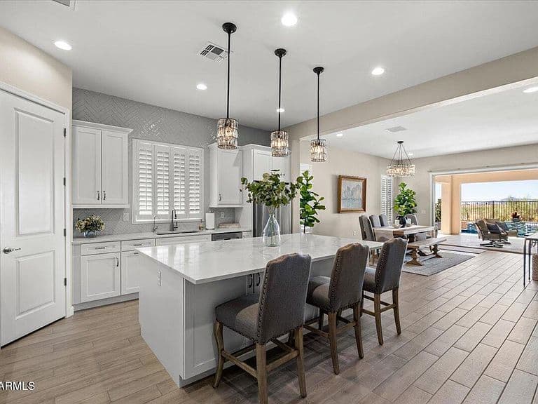 6607 E Libby St photo 1