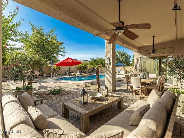 17923 W Echo Ln photo 1