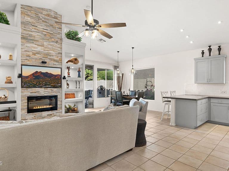 4326 E DESERT SKY Court photo 3