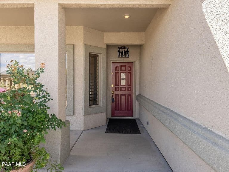 5424 N Bronco Ln photo 3