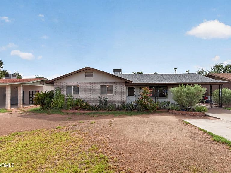 1833 E BOISE Street photo 3