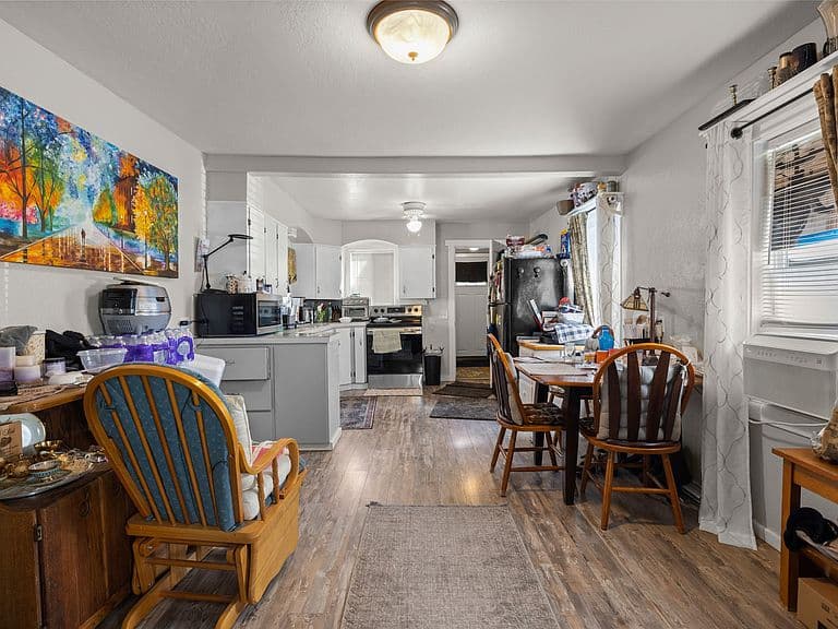 308 E Evergreen Dr photo 4