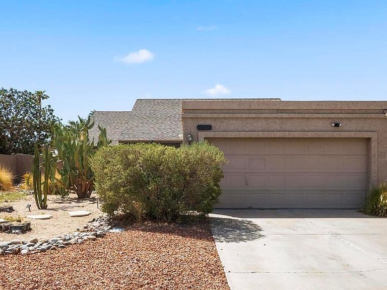 1225 E KRISTAL Way photo 3