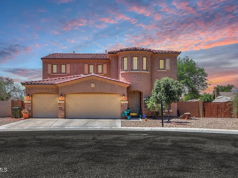 1440 E Cody Circle photo 2