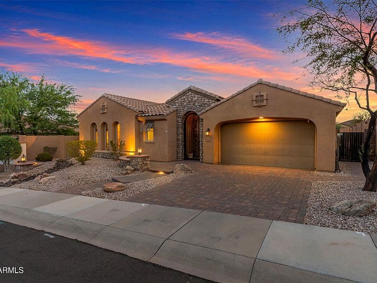 18245 W THISTLE LANDING Drive photo 1