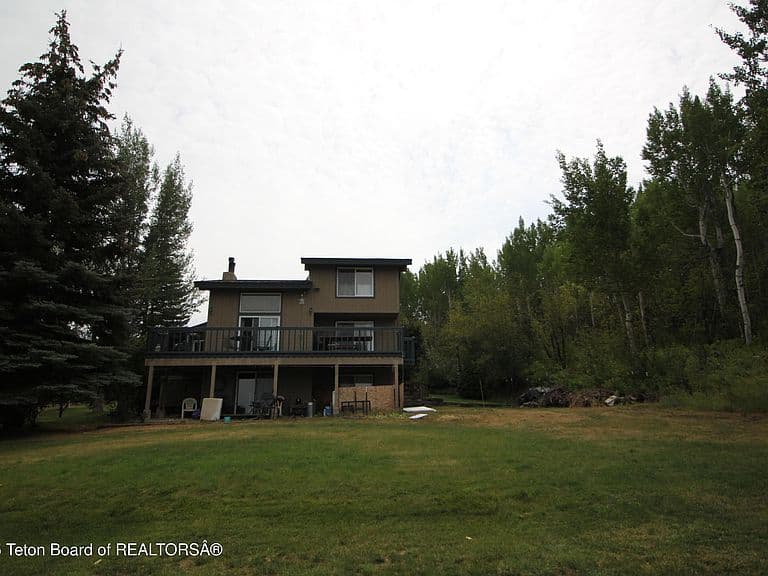 1534 Aspen Way photo 2