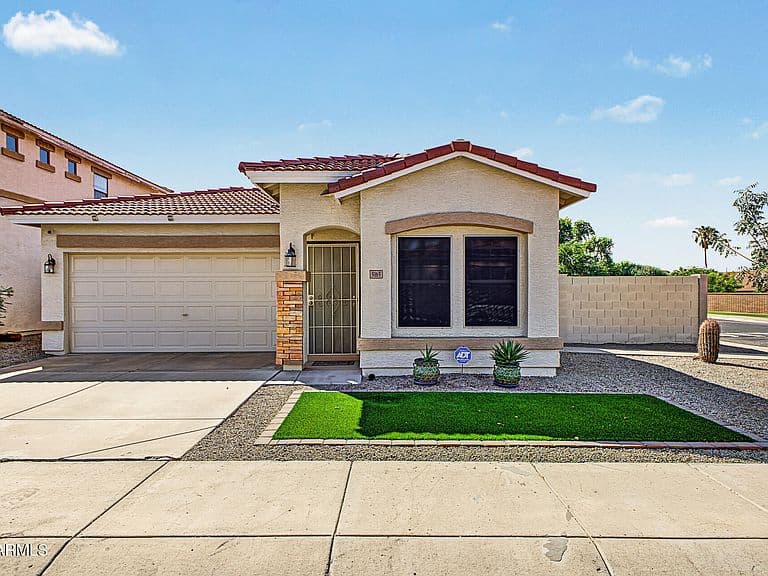 5165 W POINSETTIA Drive photo 2