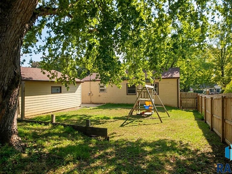 3504 E Claudette Dr photo 4