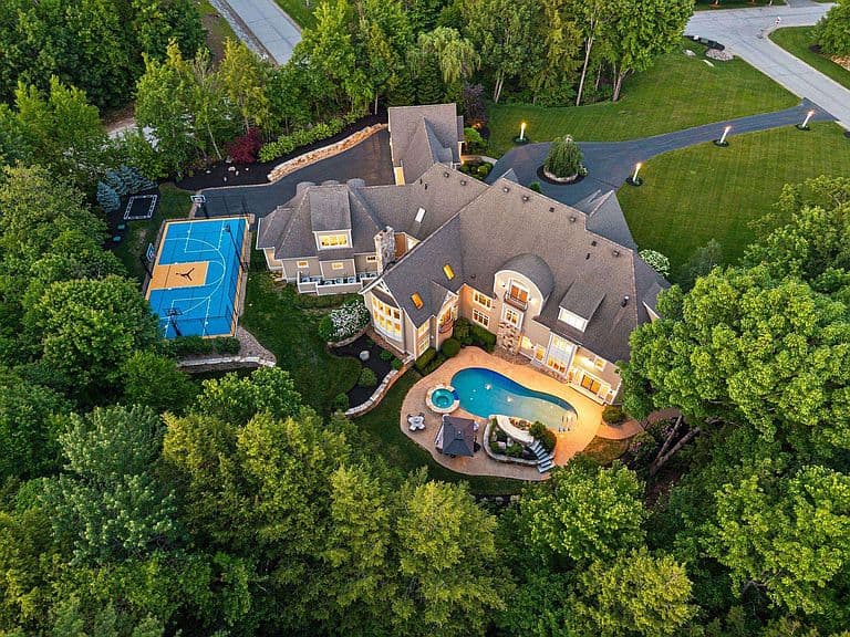 1 Willowbrook Court photo 1