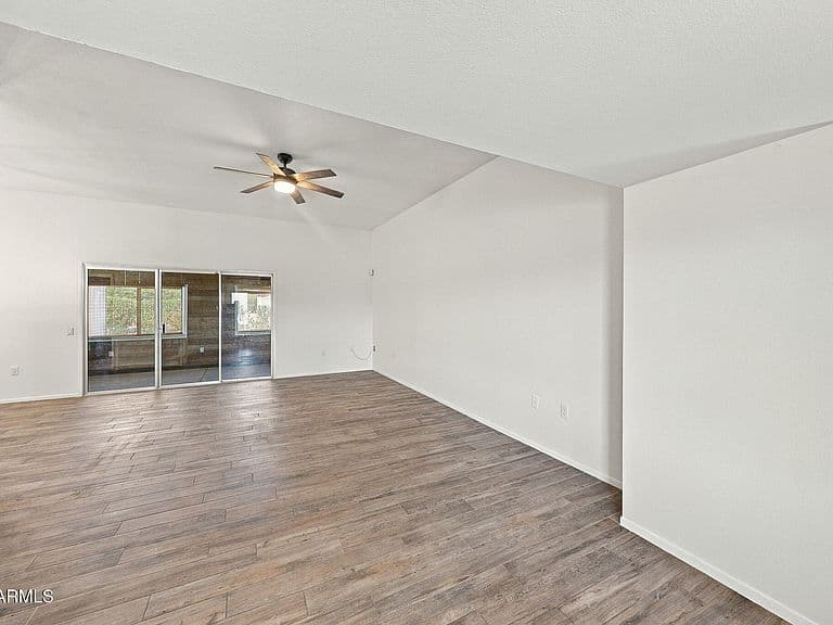 16210 N MEADOW PARK Drive photo 4