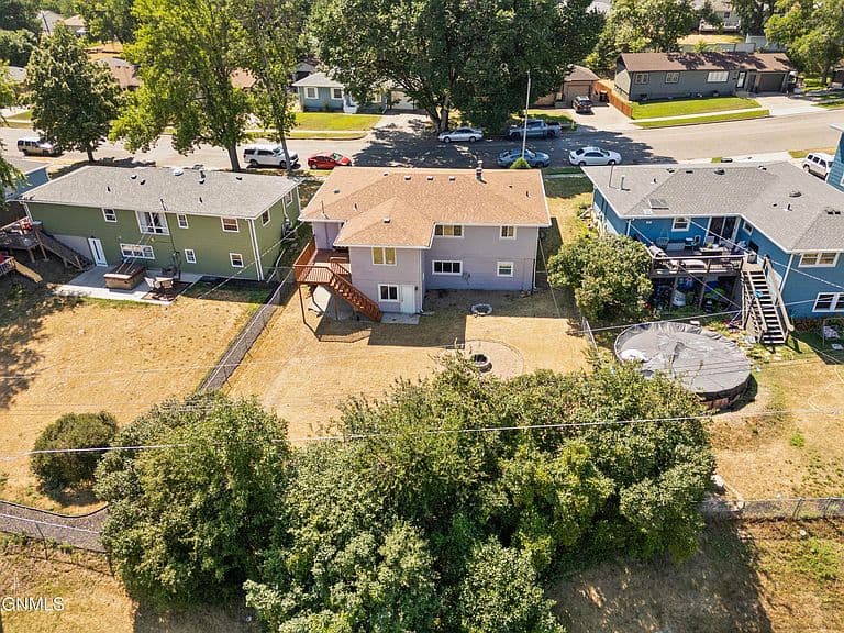 1817 Marian Dr photo 2
