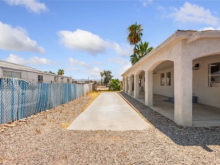 1800 Granada Dr photo 3