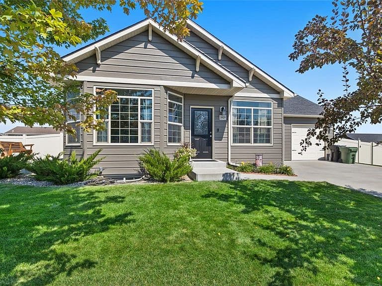1409 Matador Ave photo 2