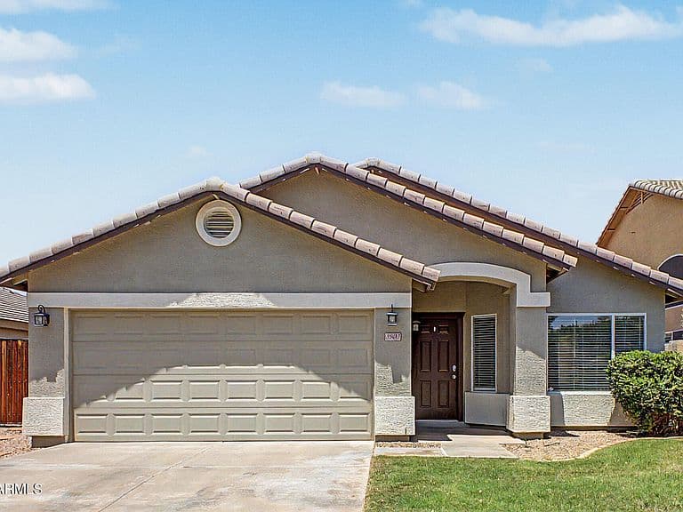 3900 E TREMAINE Avenue photo 2