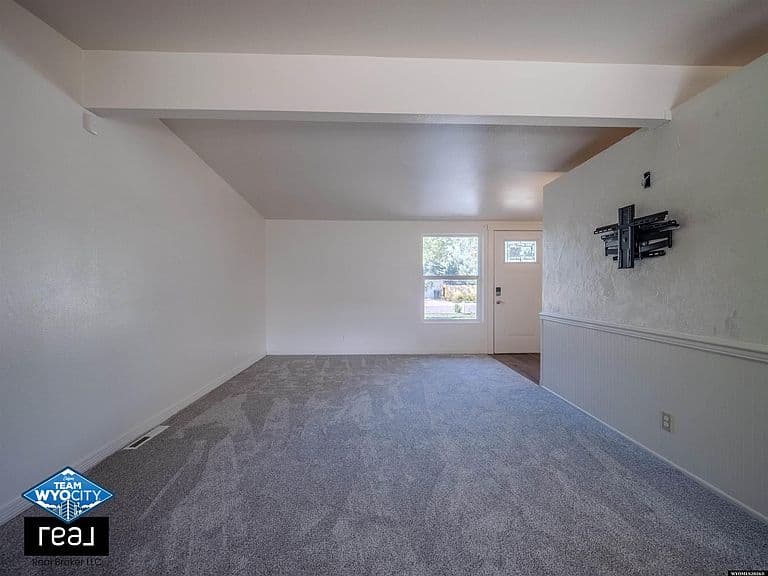2635 Skylark Ave photo 4