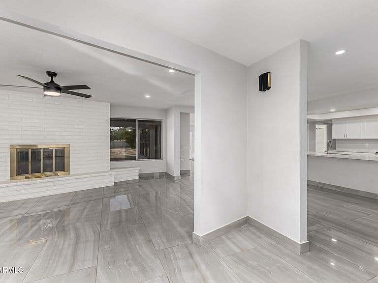 7143 W UNION HILLS Drive photo 4