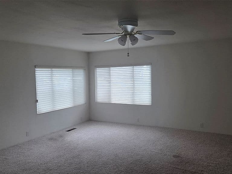 36 Willow Dr photo 5