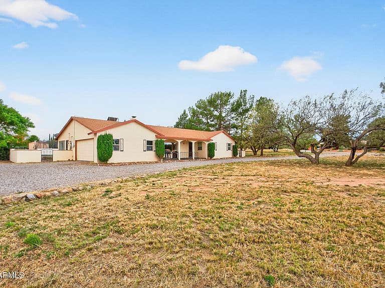 2602 E KIOWA Street photo 3