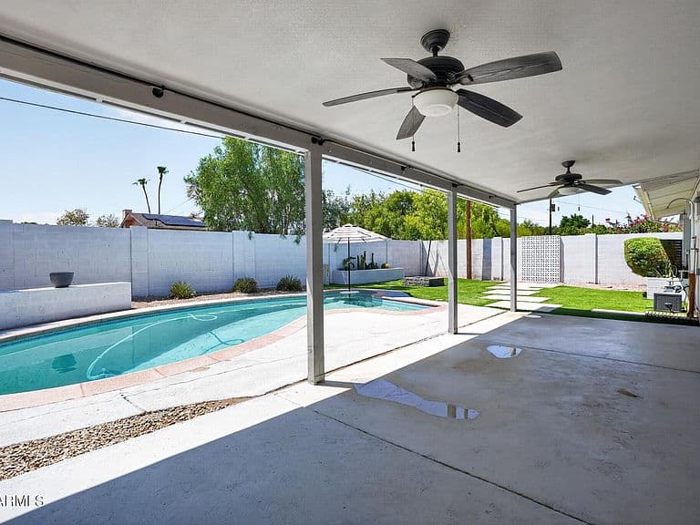 8449 E JACKRABBIT Road photo 5