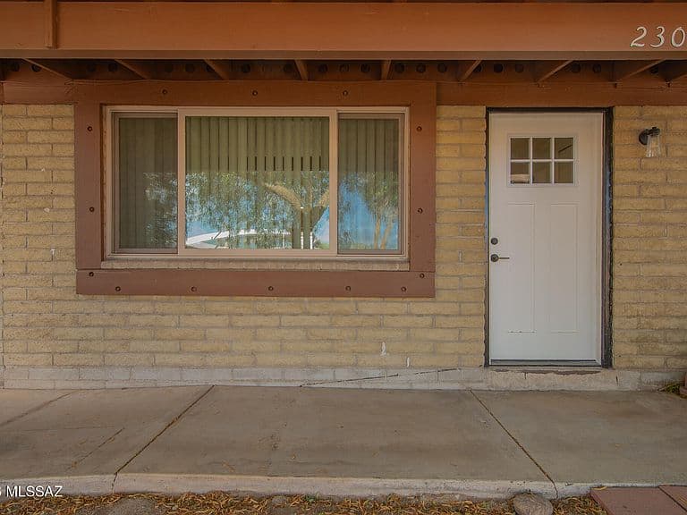2302 W Sumaya Pl photo 3