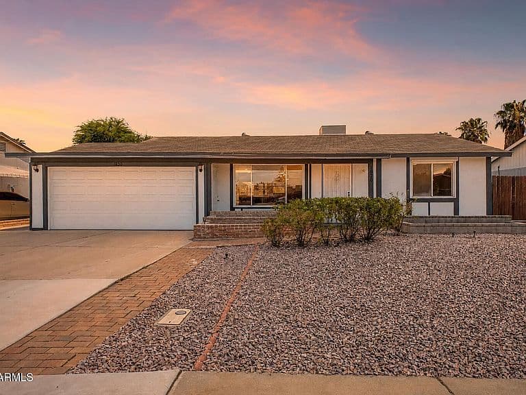 1820 W CHEYENNE Drive photo 1