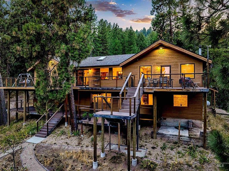 160 Forest Dr photo 3
