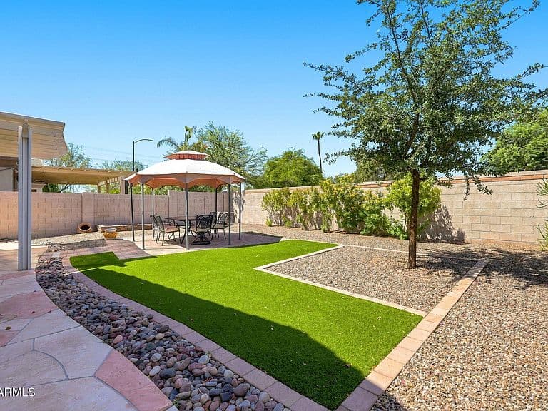 8844 E SHARON Drive photo 4