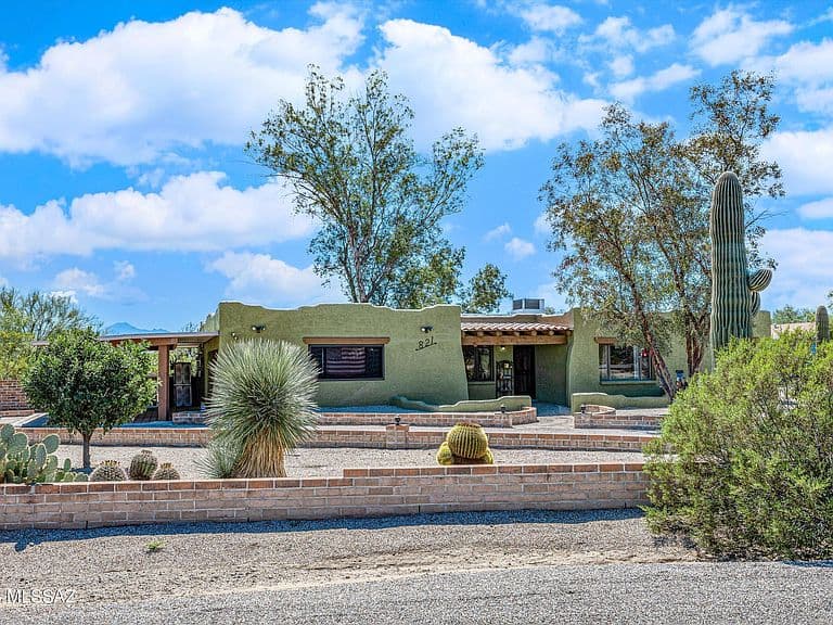 821 W Calle De Julio photo 4
