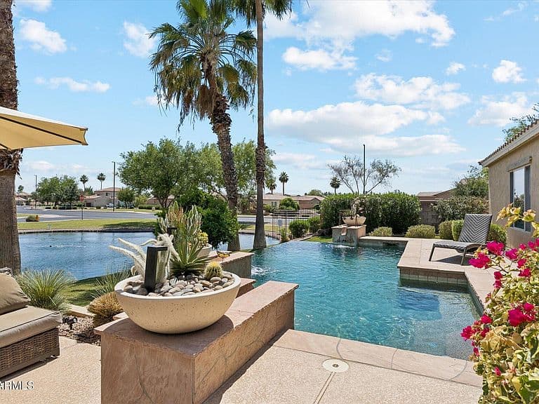 837 E Torrey Pines Place photo 5