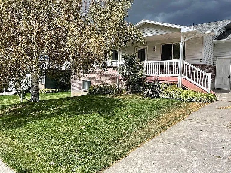 185 Crestview St photo 2