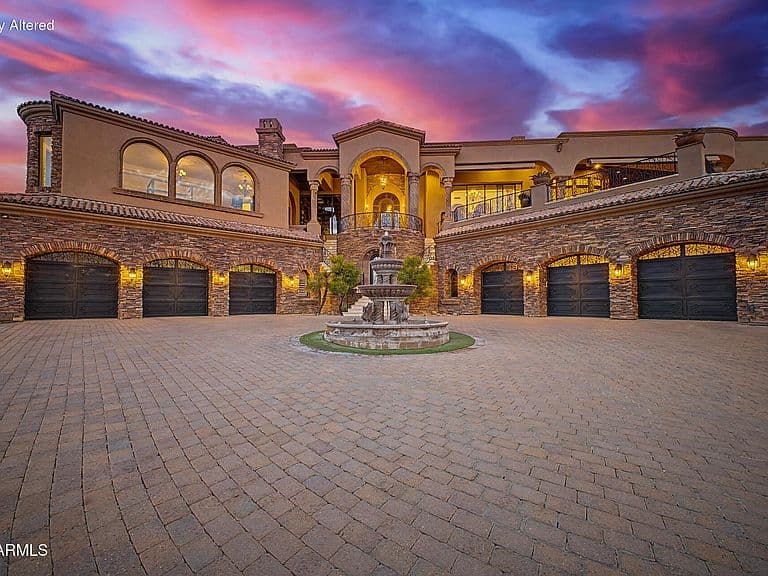 9245 N VISTA VERDE Court photo 1