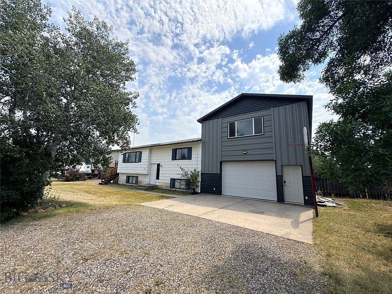 302 McEwen Dr photo 1