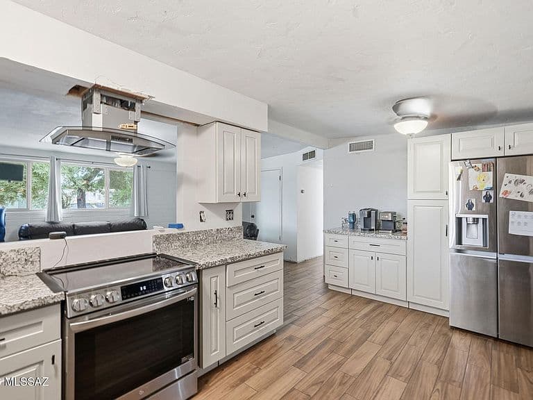 8325 E Louise Dr photo 4