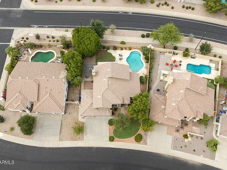 672 W SAN REMO Court photo 4