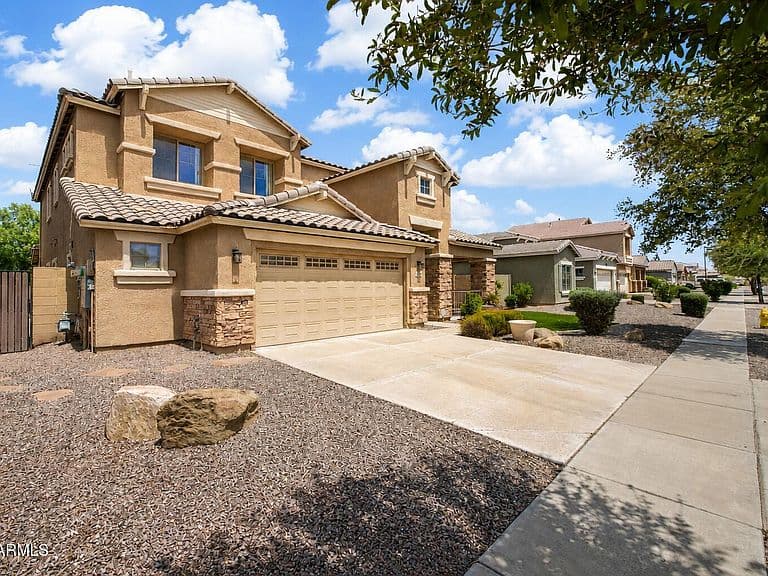 2946 E SANTA FE Lane photo 2