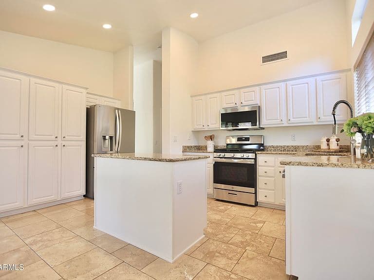 3337 E BEARDSLEY Road photo 4