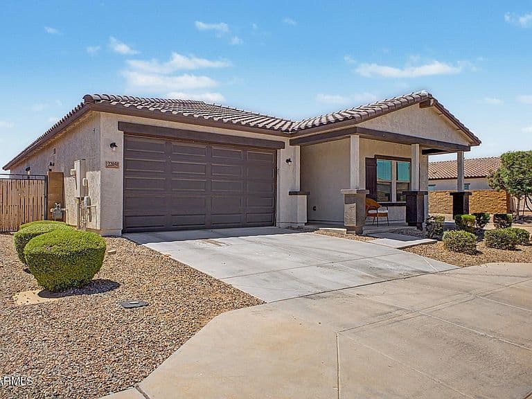 22050 N BELT Drive photo 3