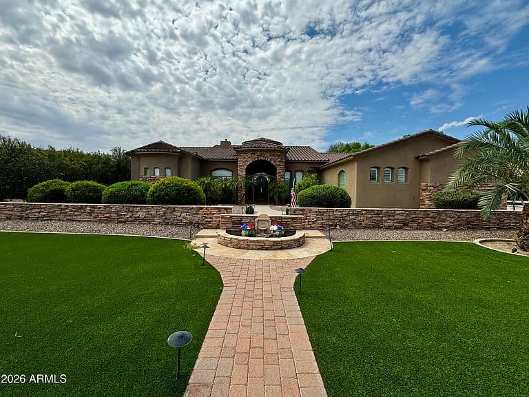 3771 E SUNNYDALE Drive photo 2