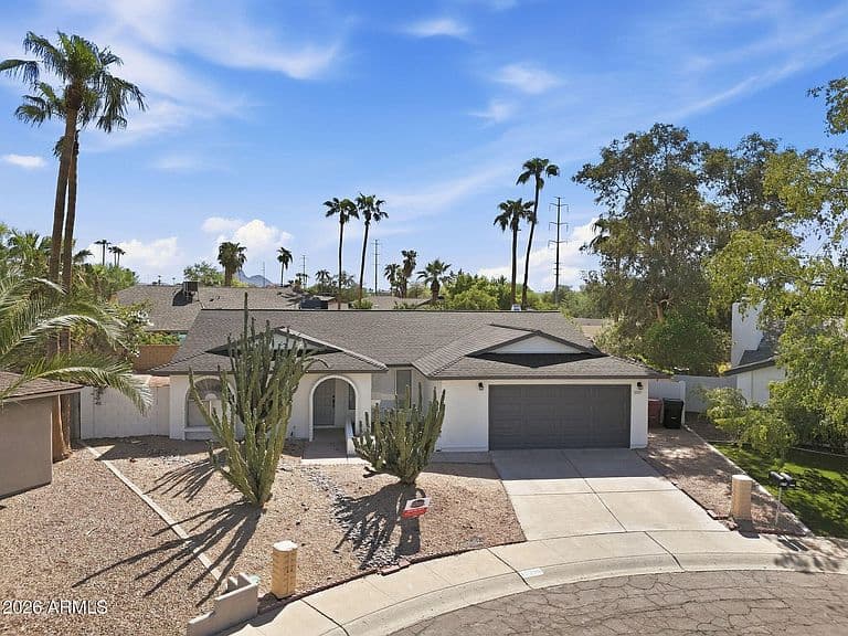10795 E BECKER Lane photo 1