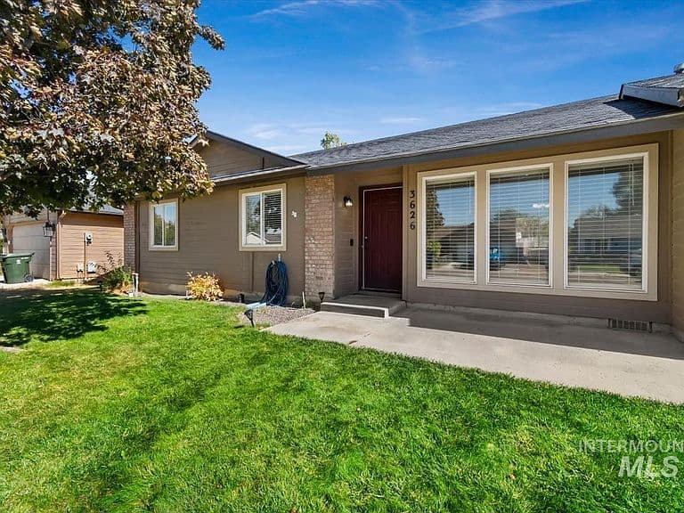3626 S Peoria Way photo 2