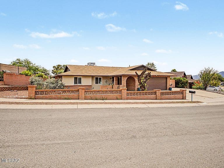 4701 W Red Wolf Dr photo 3