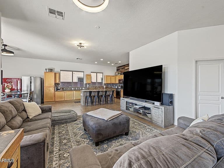 2757 W VIA CALABRIA Way photo 5