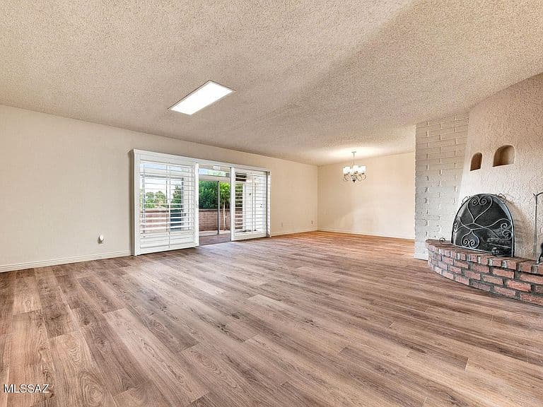 223 E Paseo De Golf photo 5