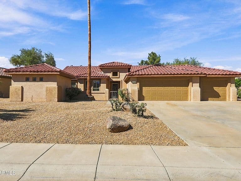 15952 W PALM Lane photo 2